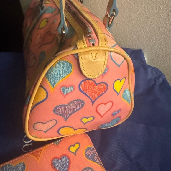 Vintage Dooney & Bourke Hearts Barrel Bag w/Matching Wallet - Picture 4 of 11